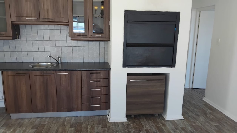 To Let 3 Bedroom Property for Rent in Paradise Beach Western Cape